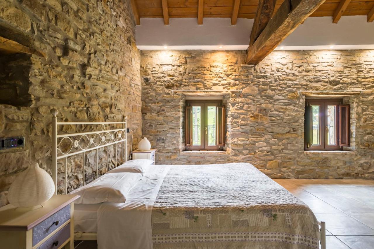 Agriturismo Il Salice Villa Tizzano Val Parma Esterno foto