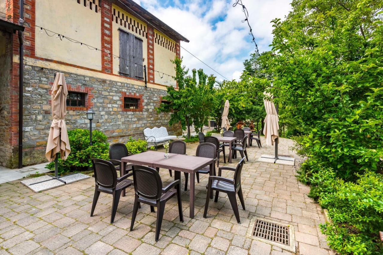 Agriturismo Il Salice Villa Tizzano Val Parma Esterno foto